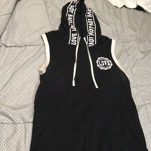 Black/white tank with hood, size Medium